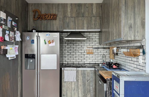 San Lorenzo Condo | 3 bedroom Lower Penthouse with Balcony at Eton Residences - Makati