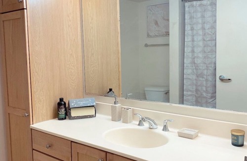 Skokie Condo | Cozy 2-bedroom condo in Skokie