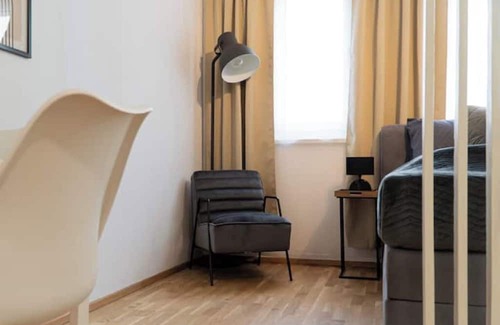 Wiener Neustadt Apartment | Euphoria: Zentral Parkplatz Küche Netflix