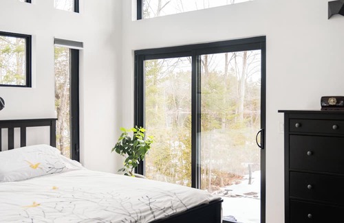 Lakefield House | Modern Waterfront Retreat