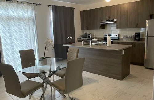 Wasaga Beach House | Beautiful Home Wasaga Beach