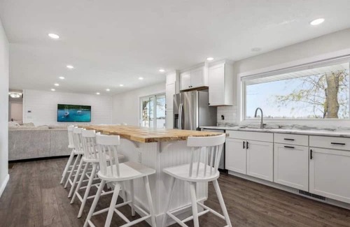 Brandt Cabin | Shady Beach Retreat at Lake Cochrane - Gary, SD
