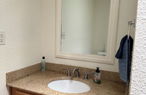 Visalia House | Charming 4 bedroom house with AC and WiFi in quaint Visalia with a gated pool