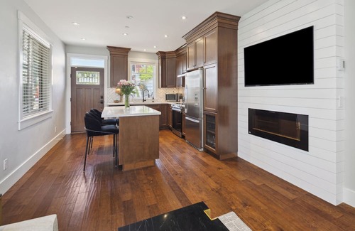 Lower Lonsdale House | Modern Lower Lonsdale Dream Home