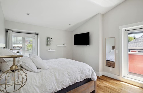 Lower Lonsdale House | Modern Lower Lonsdale Dream Home