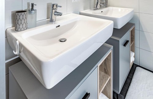 Lienz House | The Zuegg Suites stand for premium living between Isel and Rauchkofel.