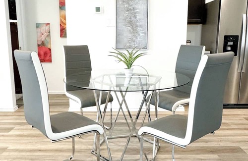 Houston House | Charming 3-bedroom house with WiFi and AC in Houston