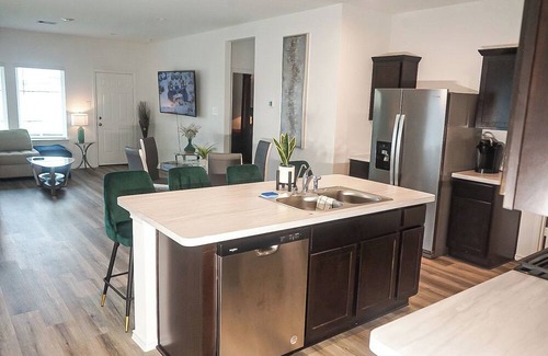 Houston House | Charming 3-bedroom house with WiFi and AC in Houston