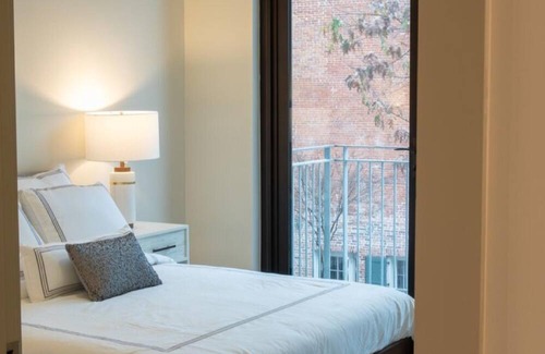 Central Business District Apartment | Julia at Saint Charles