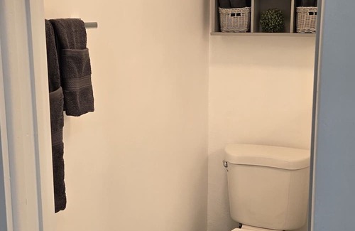 Sunrise Apartment | Cozy studio with Independent entrance and WiFi in lovely Sunrise.