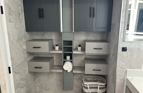 Harbor Condo | Charming 1-Bedroom Condo in Signal Hill Enjoy a Private Bathroom