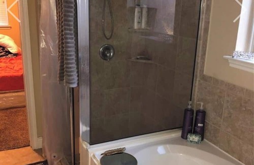 La Porte House | Lovely spacious 4 BR 2.5 Bath house in La Porte