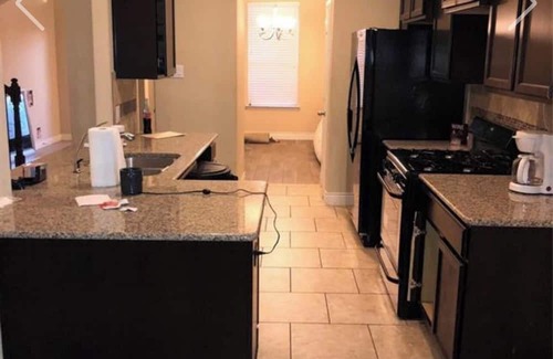 La Porte House | Lovely spacious 4 BR 2.5 Bath house in La Porte