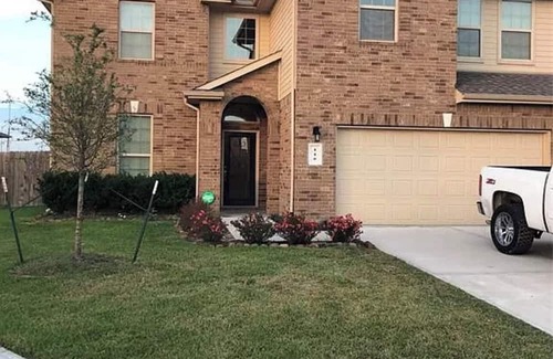 La Porte House | Lovely spacious 4 BR 2.5 Bath house in La Porte