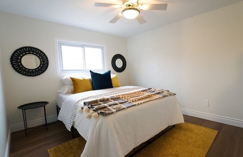 South London House | Cozy 2BR in Wortley Village + 2-car Parking + WiFi