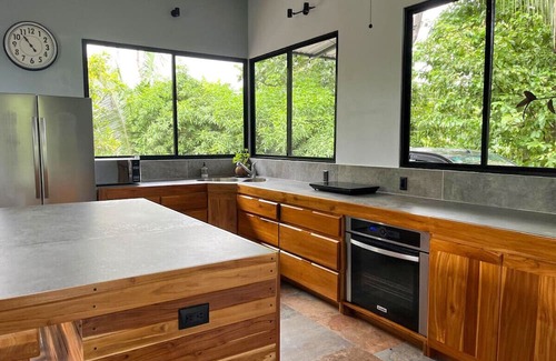 Parrita House | Mountaintop House with Breathtaking Views