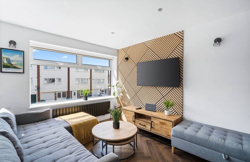 Seaford House | Luxury coastal stay, steps away from Seaford Beach