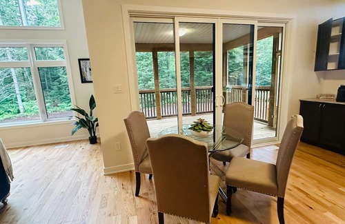Dwight House | Peaceful Woodland Sanctuary - Muskoka Luxury Home