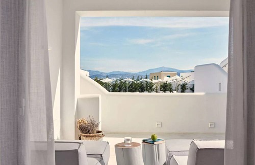 Agios Prokopios Apartment | Comfortable 1BR Suite near Agios Prokopios Beach