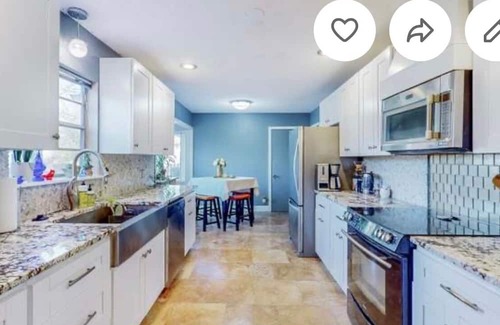 South Tulsa House | Spacious 5-bedroom 3 bath 8 beds centrally located