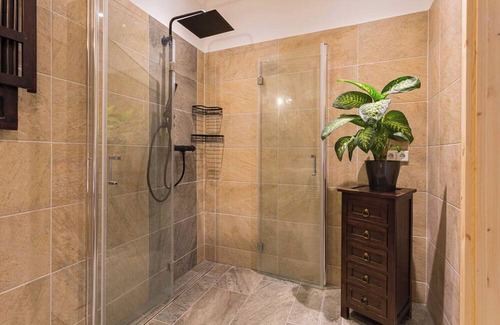 Sonnenberg Apartment | Vacation apartment Chemnitz - the men's refuge - cozy accommodation for fitters