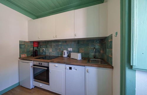 Alvados Cottage | Historic Portuguese Cottage in Natural Park Serras de Aire e Candeeiros.