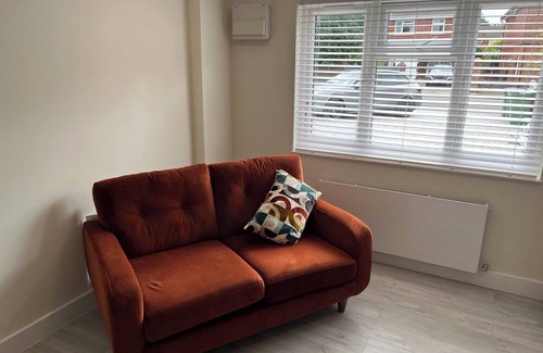Netley Apartment | Stunning studio, hot tub, private garden, lovely patio