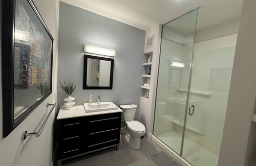 Midtown Apartment | 2BR2B Modern Oasis D/twn Detroit with Pool. Walk to all stadiums and theatres