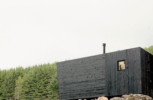 Lochearnhead Cabin | Modern cabin in the woods near Balquhidder