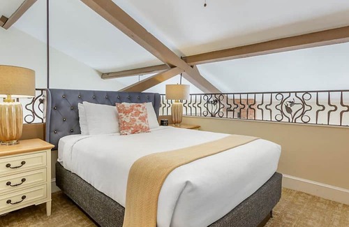 French Quarter Resort | 1 Bedroom Loft Condo at Lodge Alley Inn - Downtown Charleston!