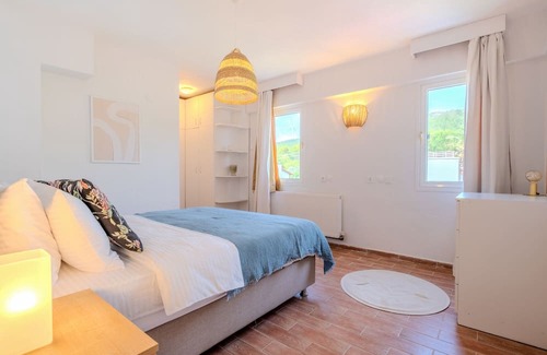 Urla Villa | Villa w Garden 5 min to Altinkoy Beach in Urla