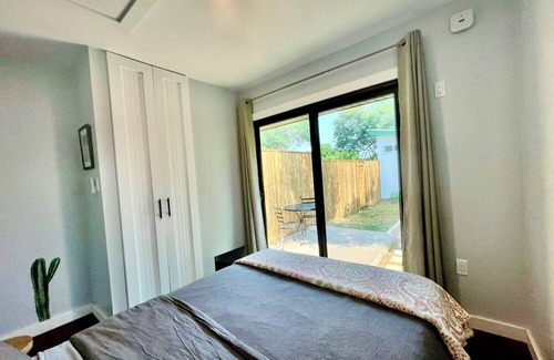 Rosewood Apartment | Sweet Boggy Creek Suite