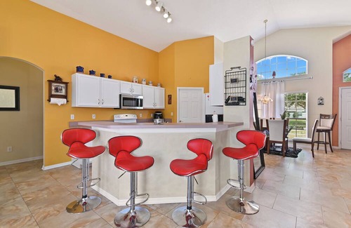 West Haven House | Four bedroom Pool Home in Central Florida minutes from theme parks and shopping