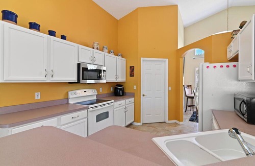 West Haven House | Four bedroom Pool Home in Central Florida minutes from theme parks and shopping