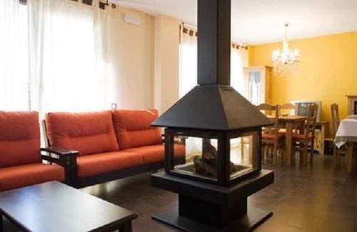 Villalmanzo House | Country House 'El Abrigaño' with Private Terrace, Private Garden and Wi-Fi