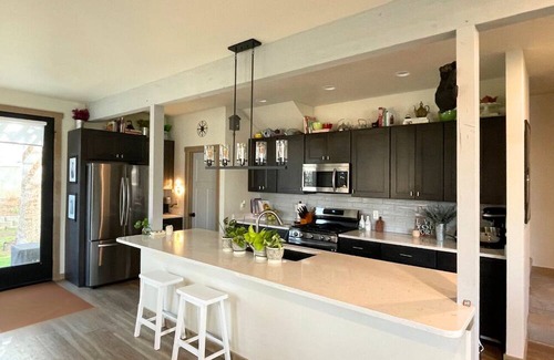 Livingston House | 4 Bdrm Townhouse North Livingston