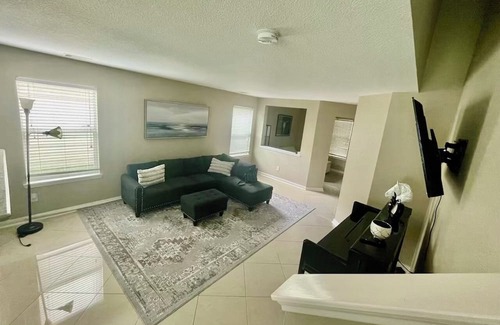 Southeast Houston House | Near Stadium! Comfort + Location, game room & pet friendly