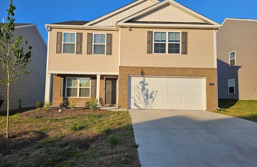 Winston - Salem House | Tranquil New Home in Winston-Salem with 3br /2.5 bath office & loft