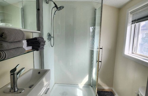 Sylvan Lake House | 2 Bed 2 Bath a walk from the lake