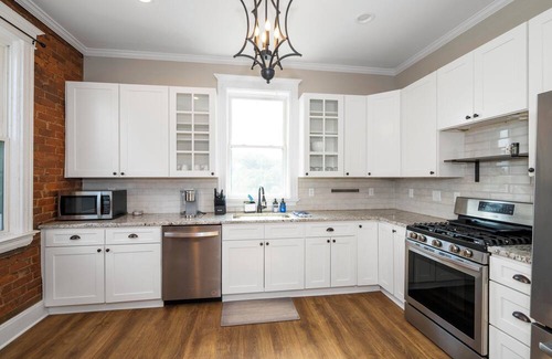 Ludlow House | Ludlow Lodge w/City Views – Where History Meets Modern Comfort!