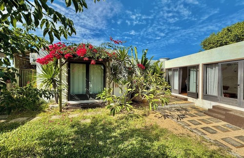 Albion House | Cozy 2-bedroom house 2-min drive from the beach