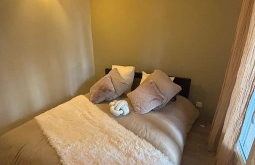 Aiguelongue Apartment | T2 with pool