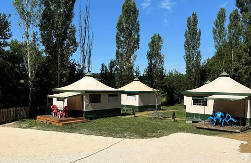 Durfort RV Rental | Campsite Le Bourdieu* - Cyrius Furnished Tent 4 people