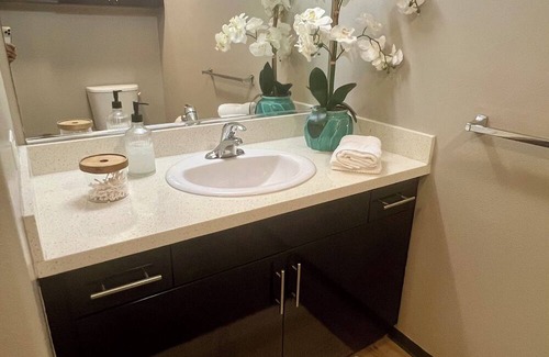 Airport Area Apartment | Irvine Modern 2 Bedroom 2 Bath near SNA airport Newport