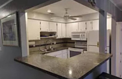Cypress Lake House | Cozy 2-bedroom Condo in beautiful Fort Myers with Pool and Tiki Hut