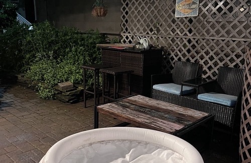 Long Beach Apartment | 2 Bedroom Apartment in Long Beach, Walk to Beach!