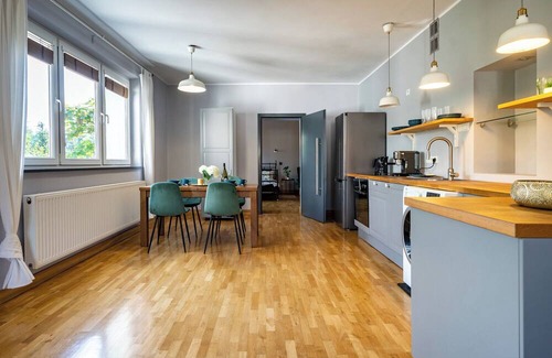 Brynow Apartment | Platinium Spacious Apartment