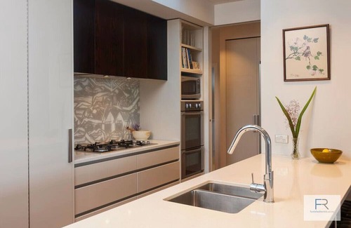 Orakei Apartment | Stunning Luxury Apt with Panoramic Ocean Views and Spa