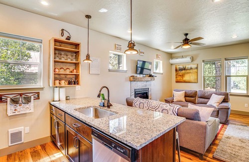 Donnelly House | Charming Donnelly Home - 1 Mi to Lake Cascade!