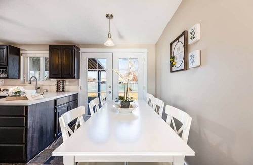 Murray House | A beautiful 4-bdr/2.5-ba house located between downtown and the mountains.